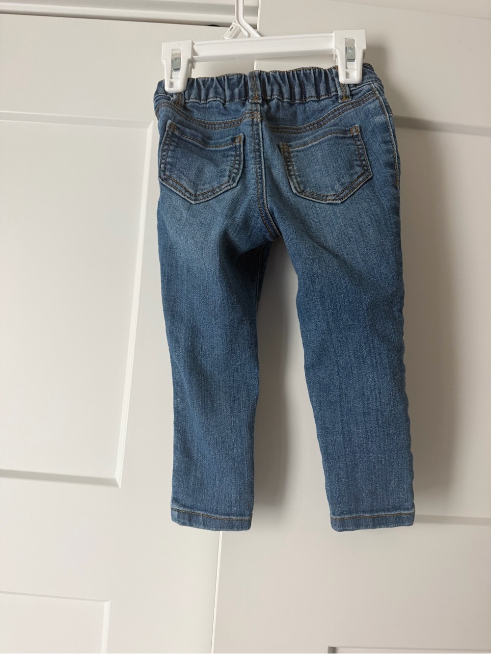 OshKosh B'gosh Medium Blue Skinny Jeans for Girls - Picture 2 of 3